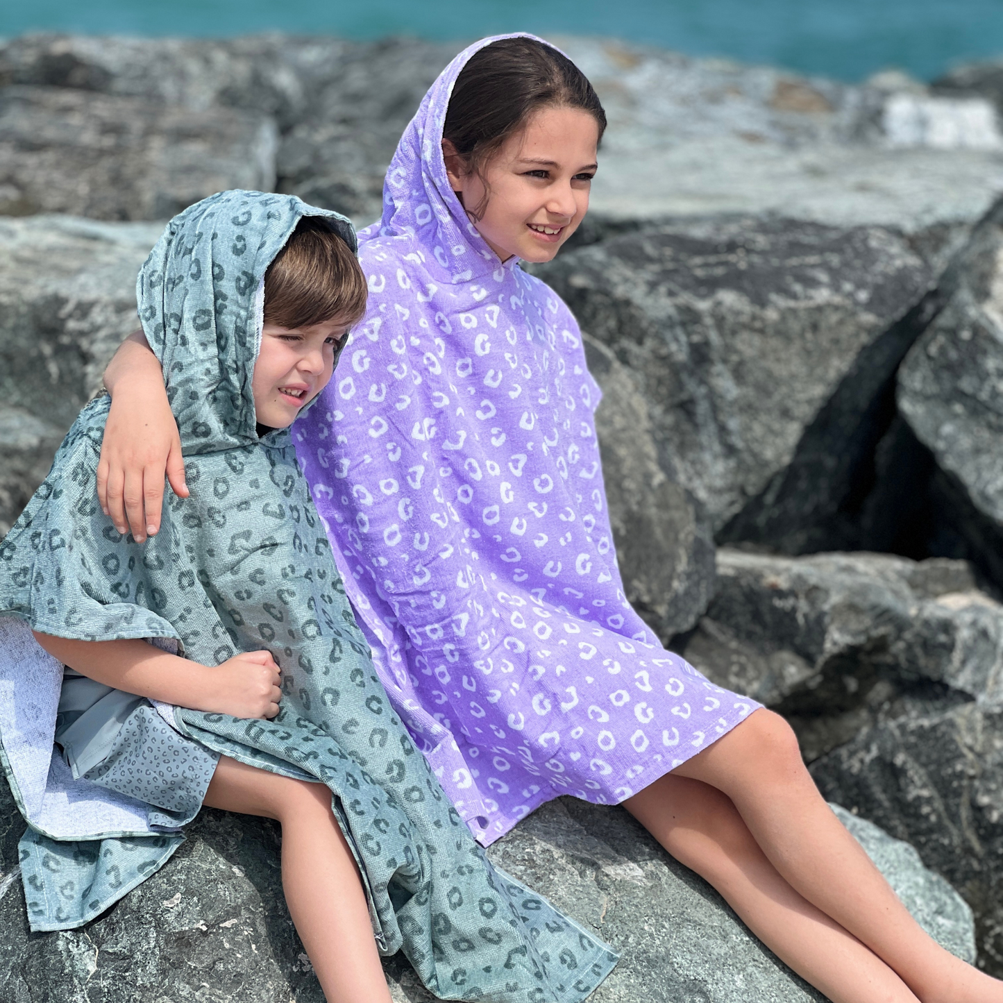 SE Beach Poncho Lilac Panther Print 65 x 65 cm