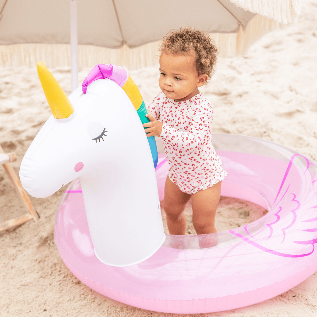 Dreamscape | Pink/White Unicorn Pool Float Ø 95 cm